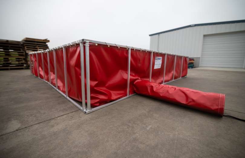 Husky Folding Tank 3000 Gallon Aluminum Frame Red