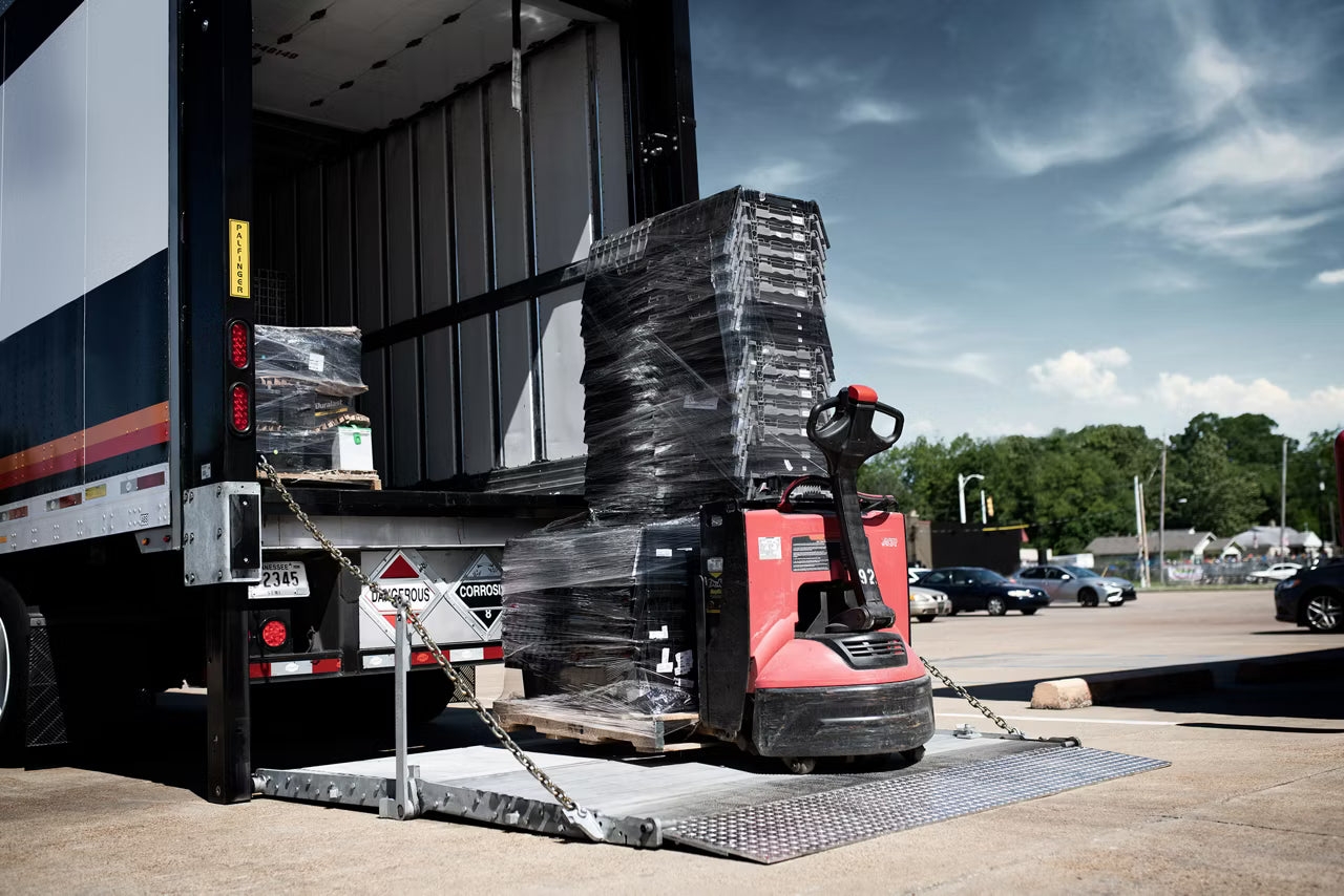 Palfinger PTV-55 84 X 86 + 16 Cantilever Liftgate